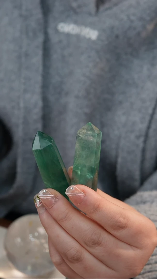 【闪购商品】水晶柱未镶嵌一对绿色50