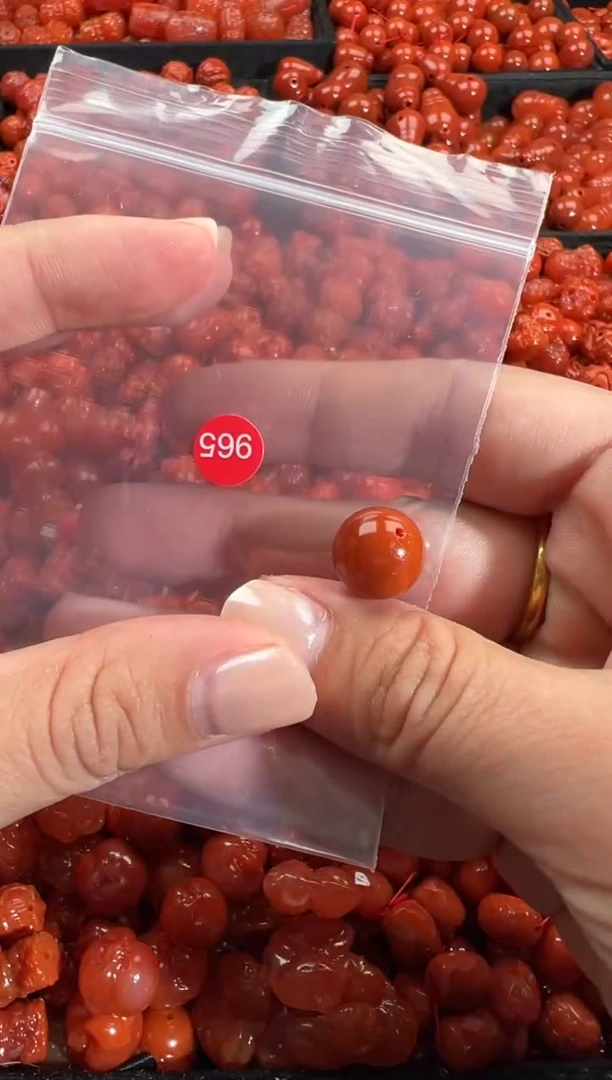 颈饰未镶嵌南红玛瑙1