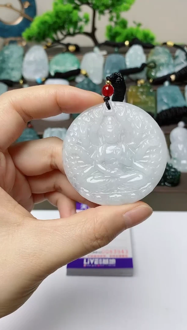 翡翠未镶嵌颈饰多样性发其一