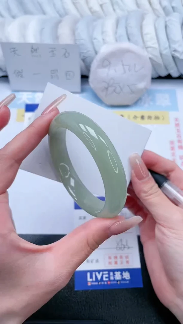 【闪购商品】石英质玉手镯未镶嵌T111-56.3