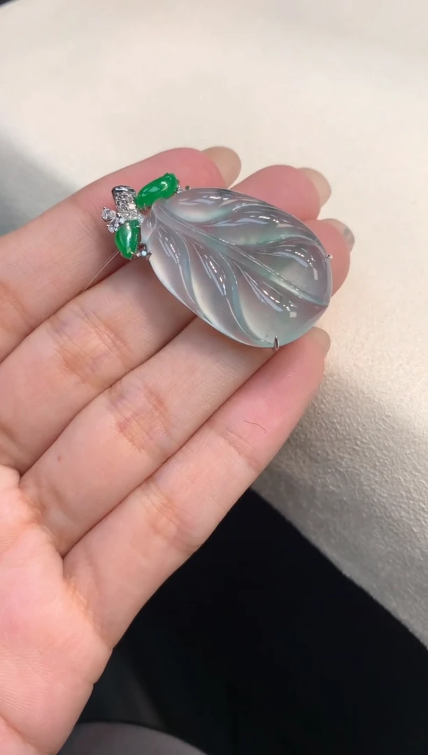 吊坠(不含链)18K金镶嵌翡翠1