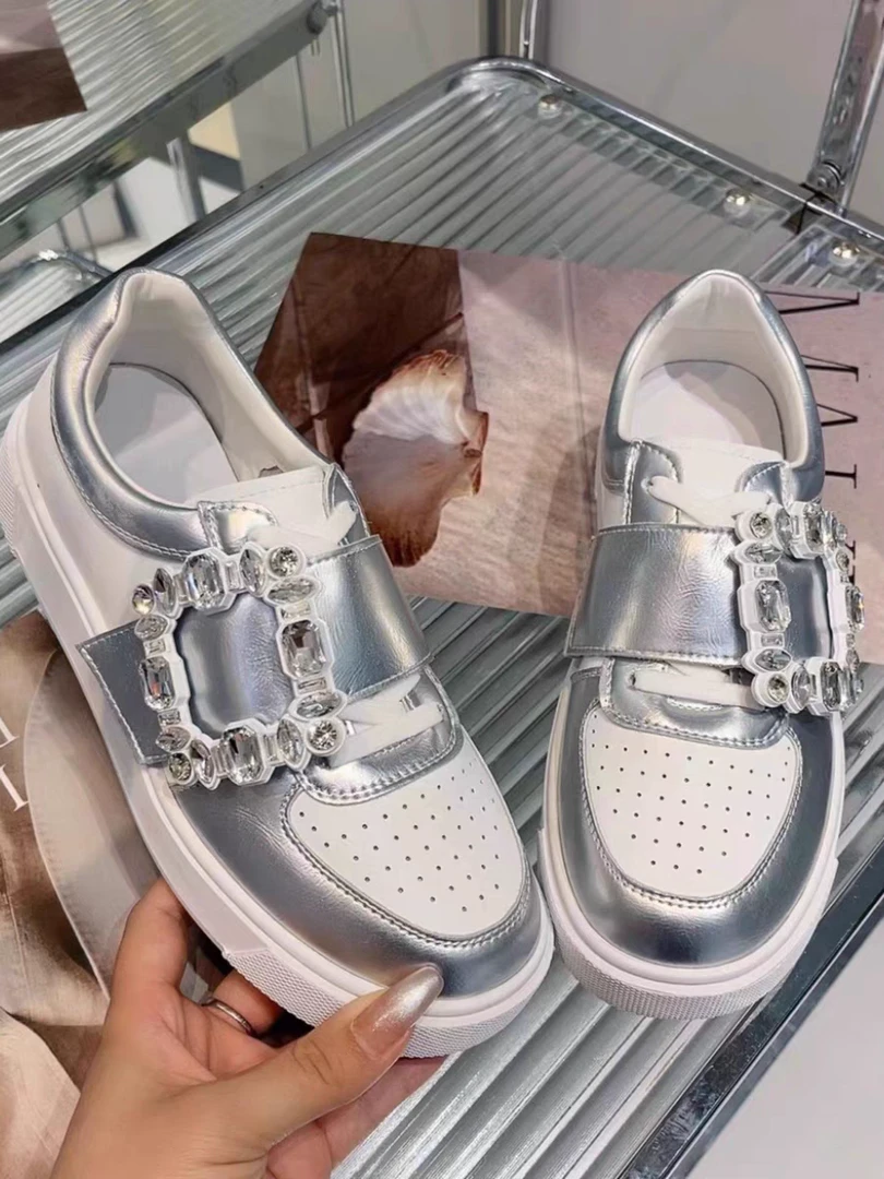 真皮魔术贴一脚蹬休闲2025年新款透气软底水钻方扣小白女板鞋528