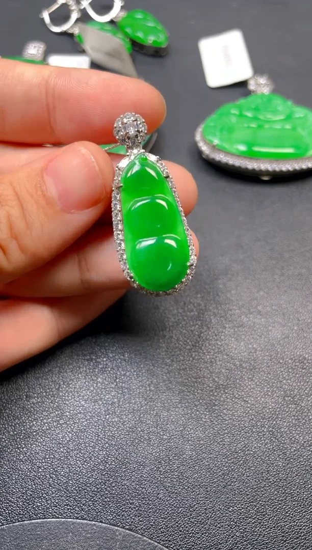 银S925镶嵌挂件翡翠吊坠