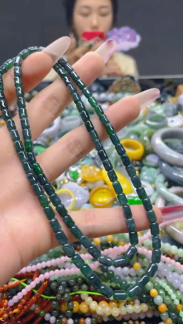 颈饰未镶嵌翡翠4MM/C/翡翠A货，一件也是批发价