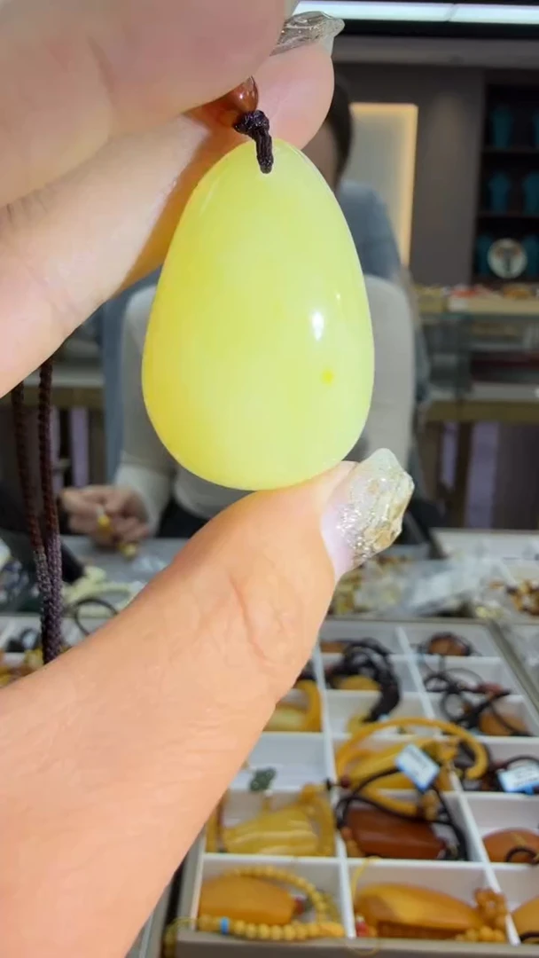 琥珀颈饰未镶嵌85秒拍号 假一罚三