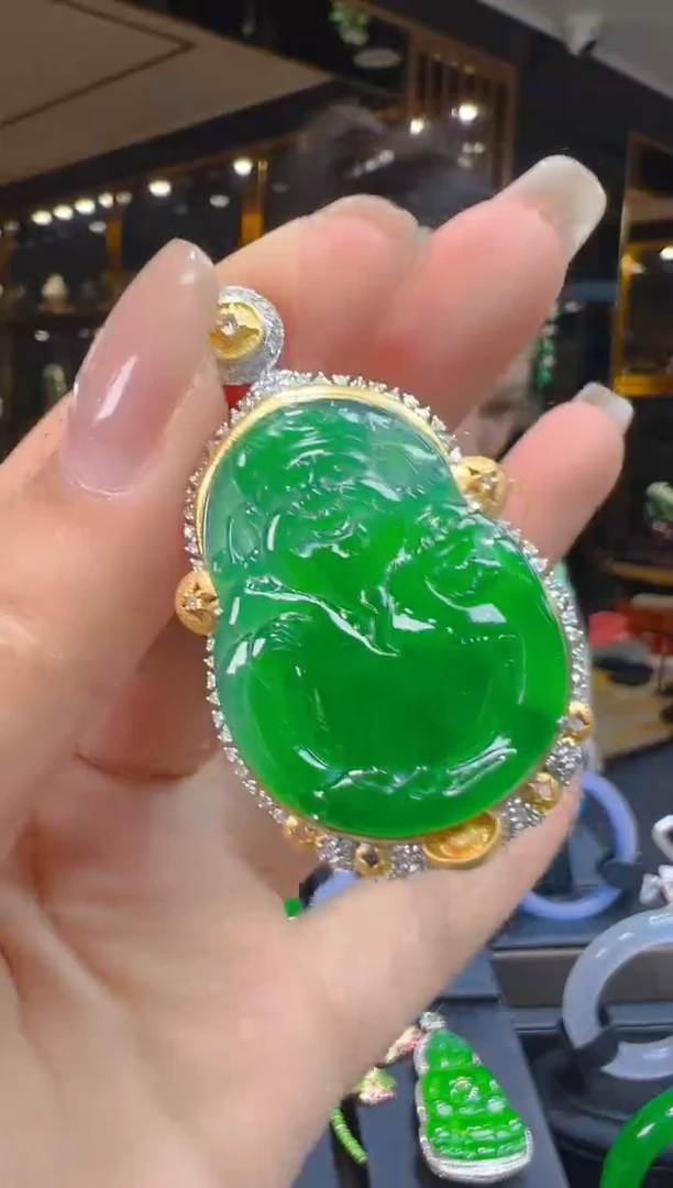 翡翠18K金镶嵌吊坠(赠链)112     