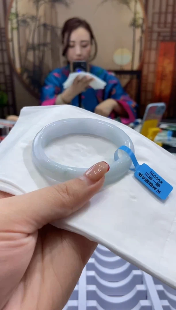 【闪购商品】翡翠手镯未镶嵌00010792