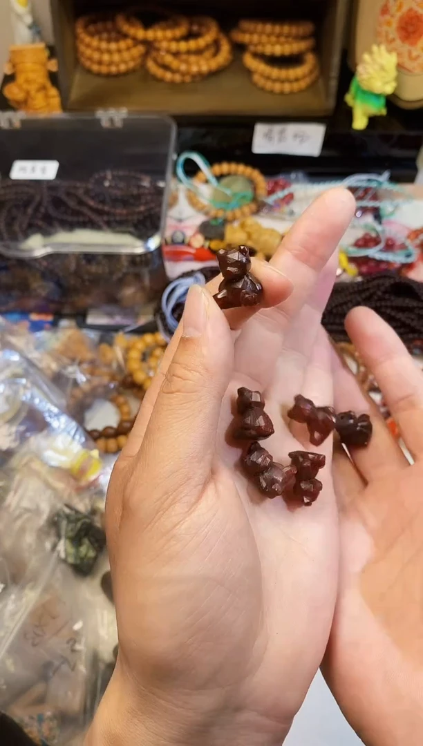 【闪购商品】非洲檀香吊坠小熊拍1发2