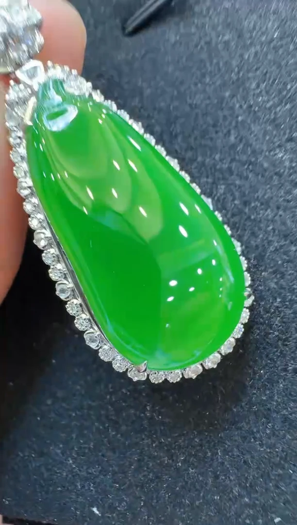 吊坠(不含链)18K金镶嵌翡翠多样性团购发一件