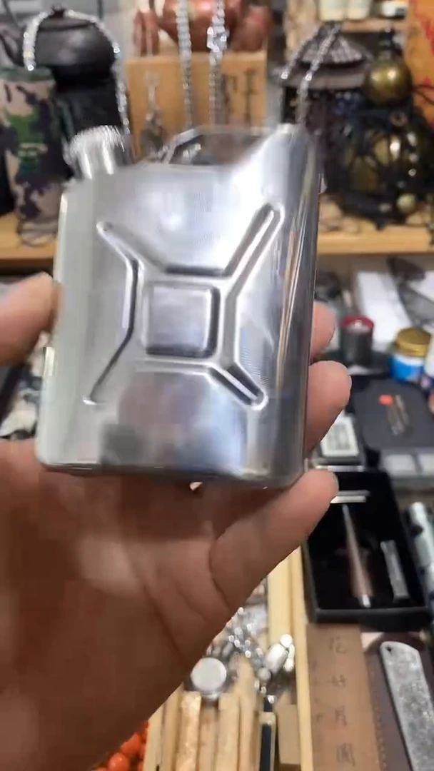 瓷片闪购商品  如图所示