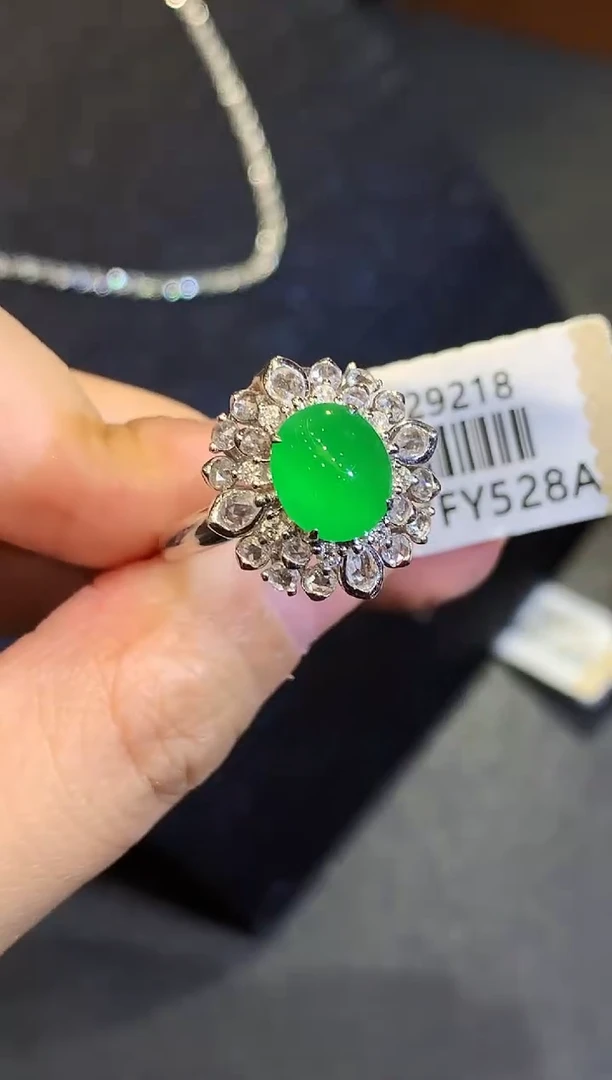 翡翠戒指18K金镶嵌三**?CY多样性发其一