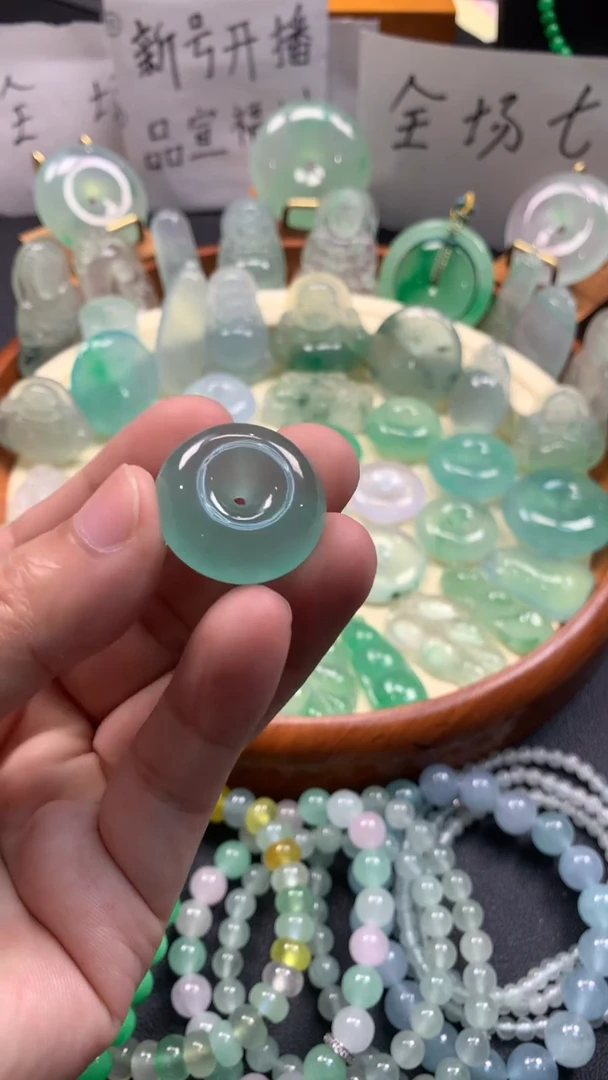 用****1时尚缅风精品吊坠