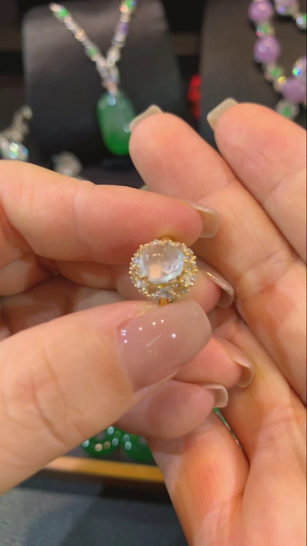 翡翠戒指18K金镶嵌戒指