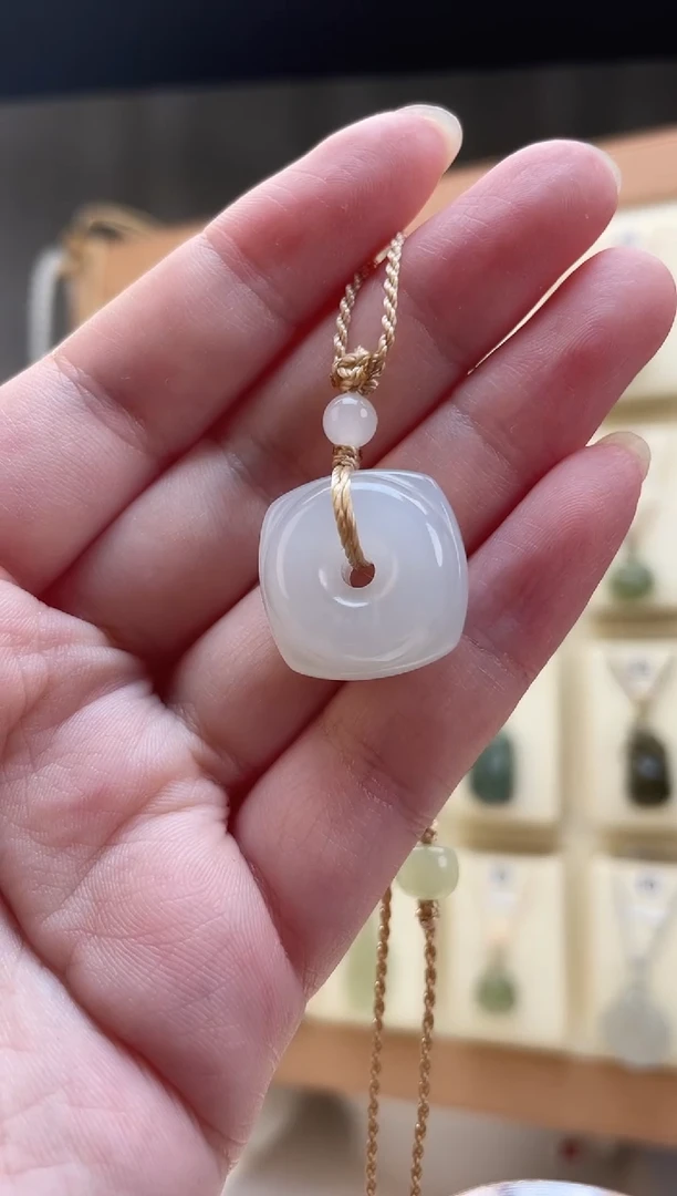 和田玉未镶嵌颈饰呆***呆琮式天地扣（有棉）