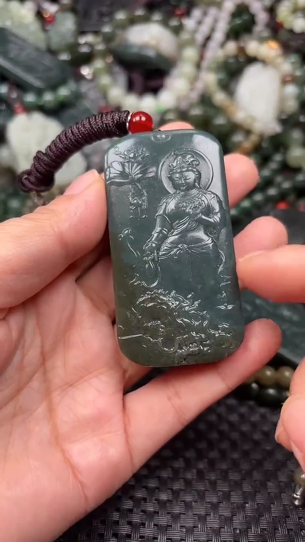 颈饰未镶嵌和田玉1