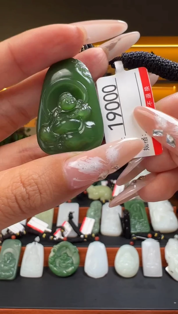 颈饰未镶嵌和田玉1