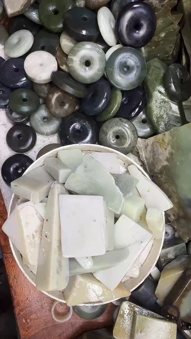 未镶嵌和田玉珠宝半成品毛料