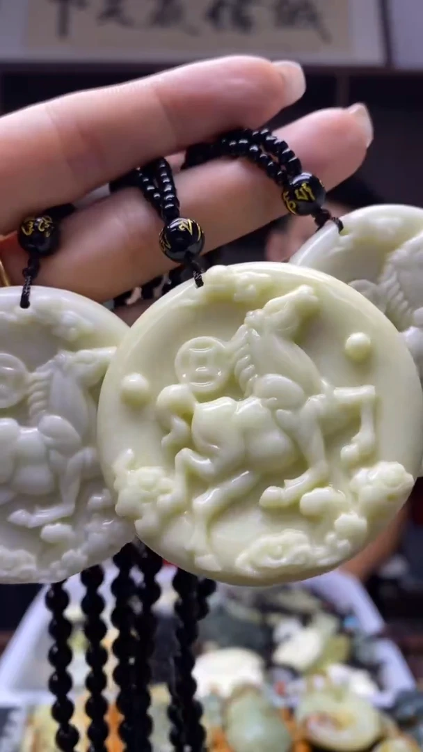 未镶嵌岫玉挂件