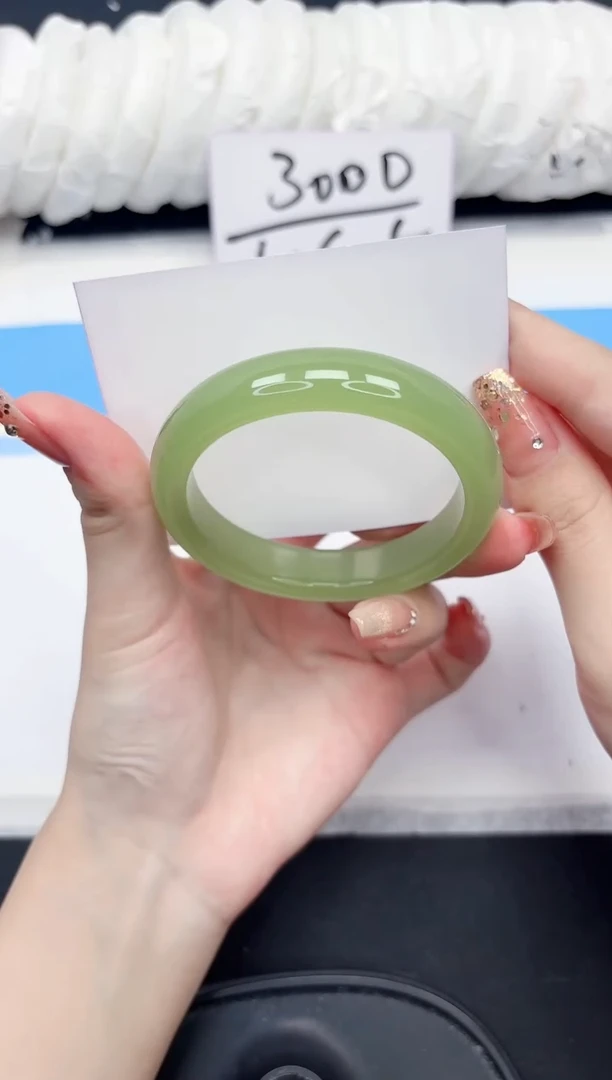 未镶嵌手镯石英质玉30-57