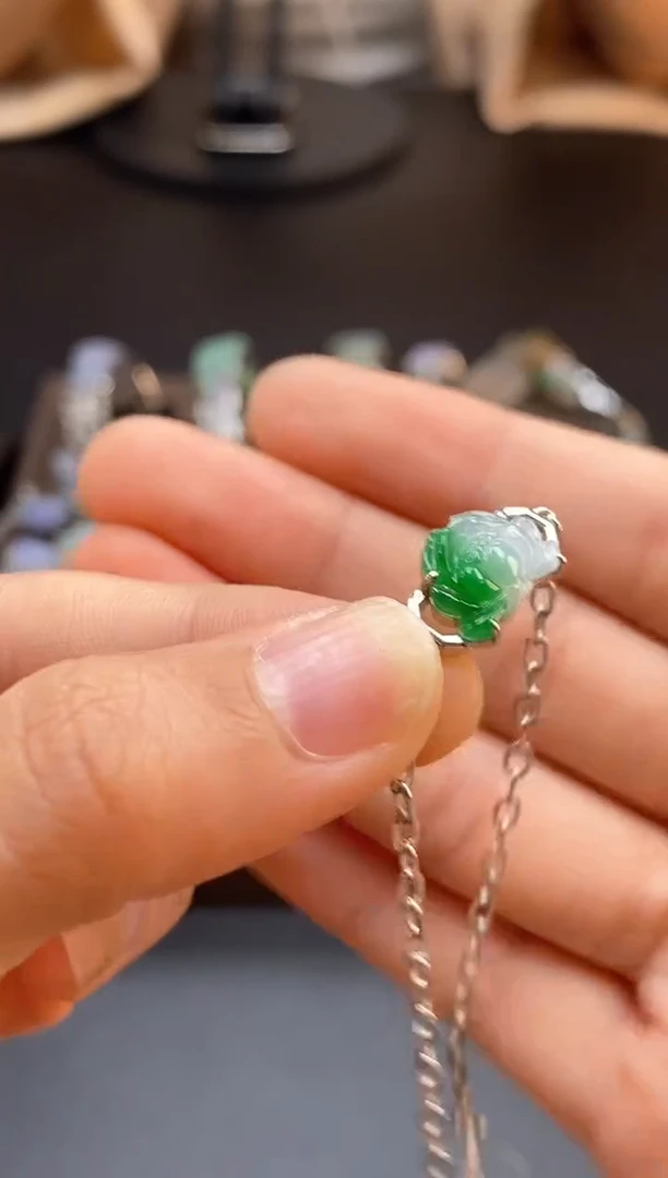 颈饰银S925镶嵌翡翠净货16868