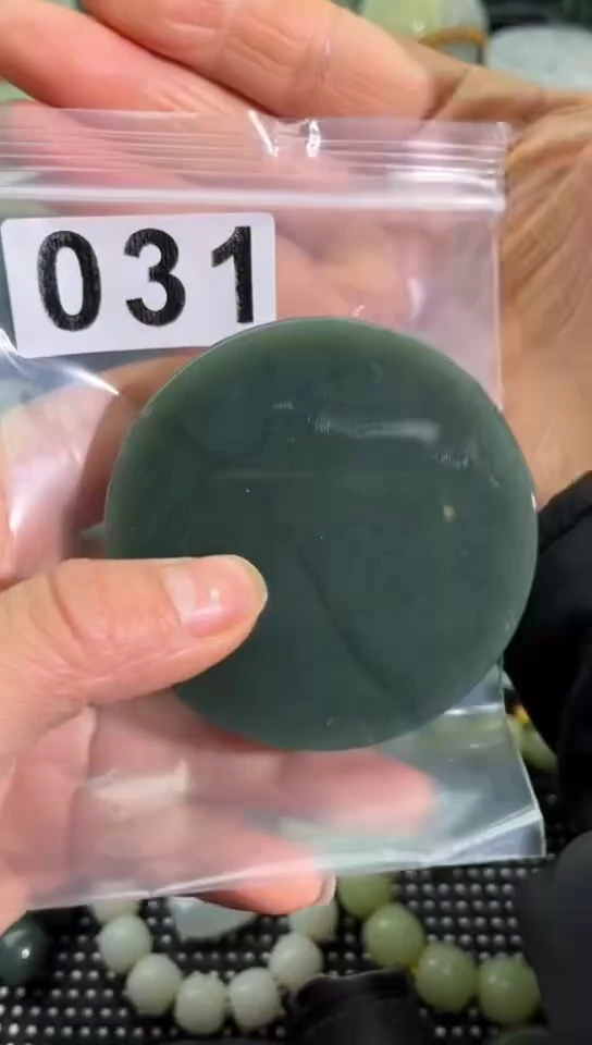 未镶嵌和田玉珠宝半成品镯芯