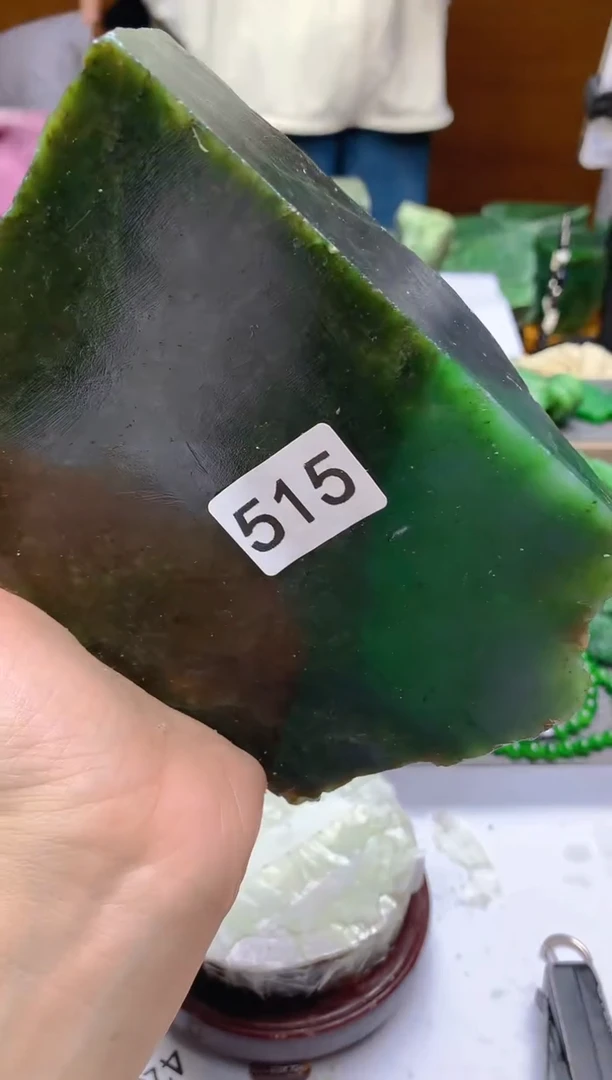 和田玉（碧玉）未镶嵌珠宝半成品1