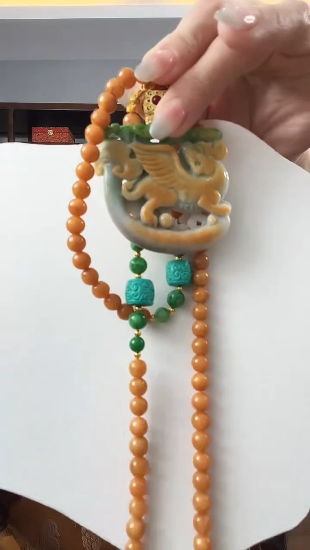 颈饰未镶嵌翡翠飞天貔貅