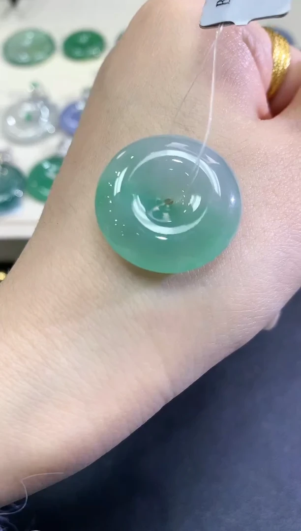 【闪购商品】翡翠颈饰未镶嵌B42