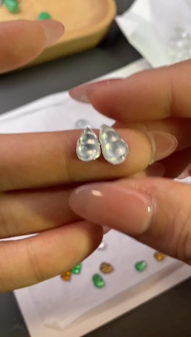 未镶嵌裸石翡翠玻璃花生豆一对