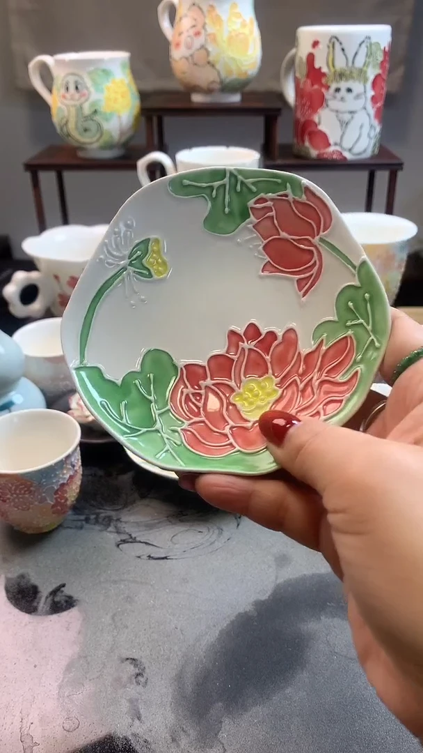 一味*手绘*莲藕吉祥碟