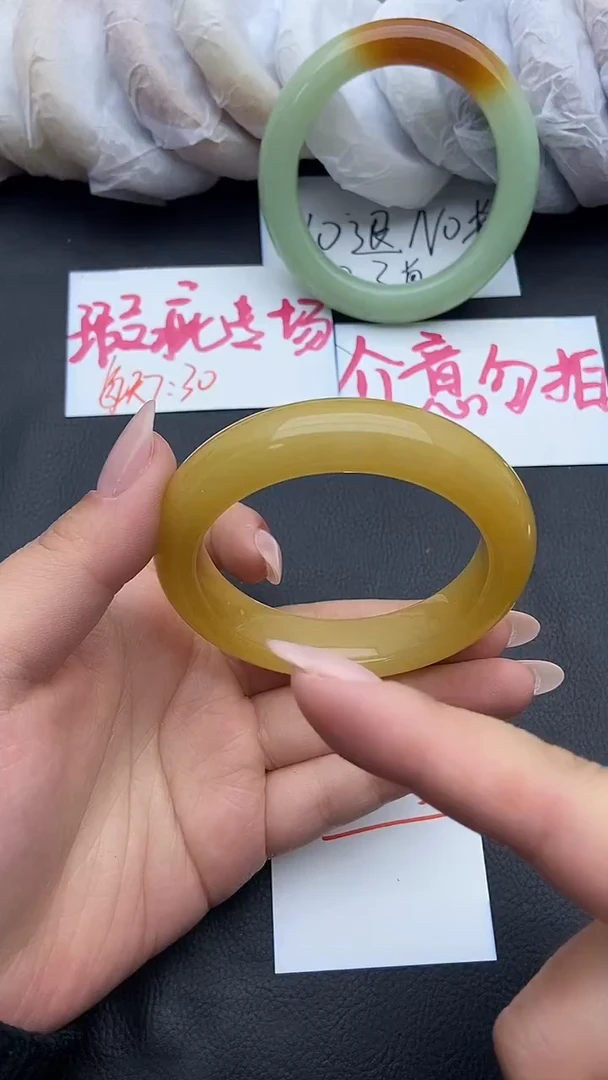 未镶嵌手镯石英质玉瑕疵143+56/57