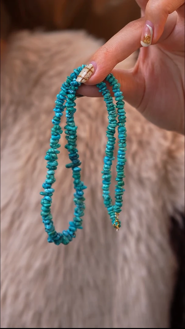 18K金镶嵌绿松石设计随型项链