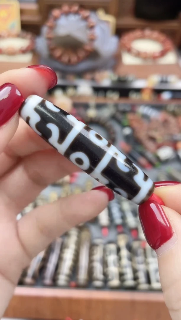 未镶嵌珠珠玛瑙/玉髓聚缘莲师三