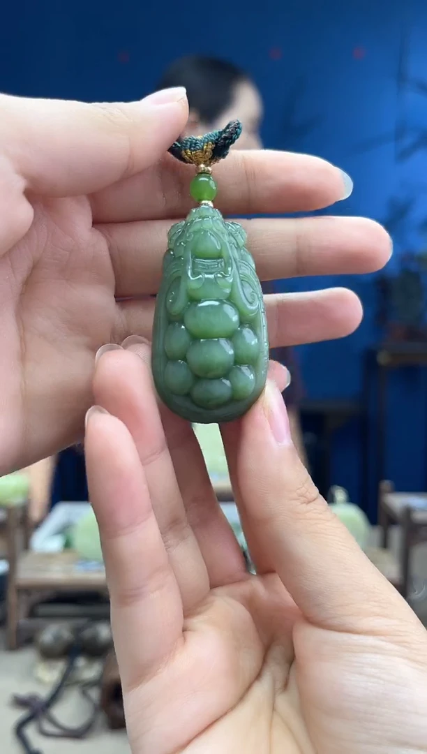 和田玉未镶嵌颈饰1