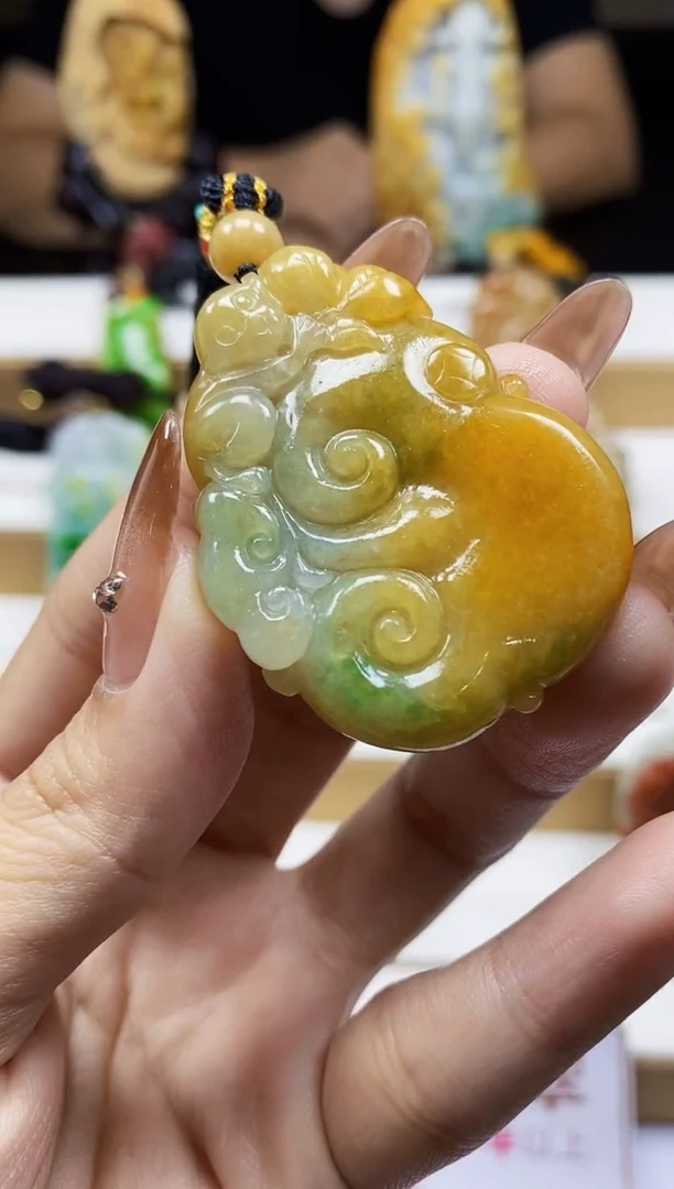 颈饰未镶嵌翡翠1
