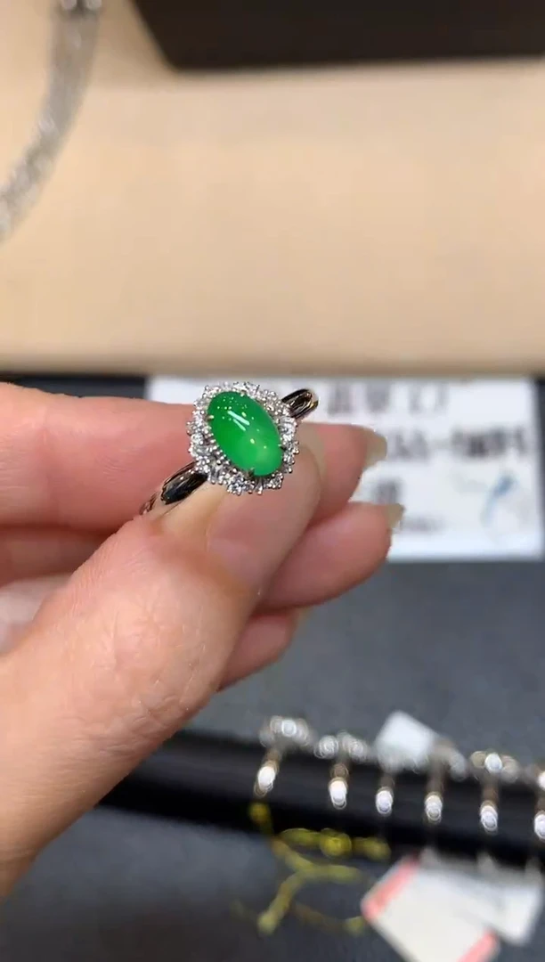 18K金镶嵌戒指翡翠11【无服务费蛋面【无服务费