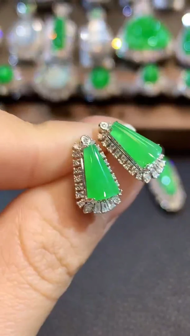 18K金镶嵌翡翠耳饰C2