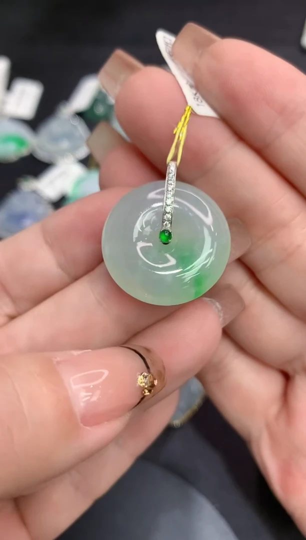 吊坠(不含链)18K金镶嵌翡翠111