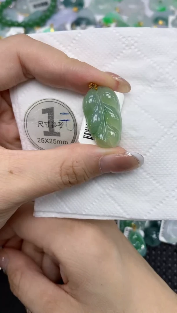 颈饰18K金镶嵌翡翠11111111