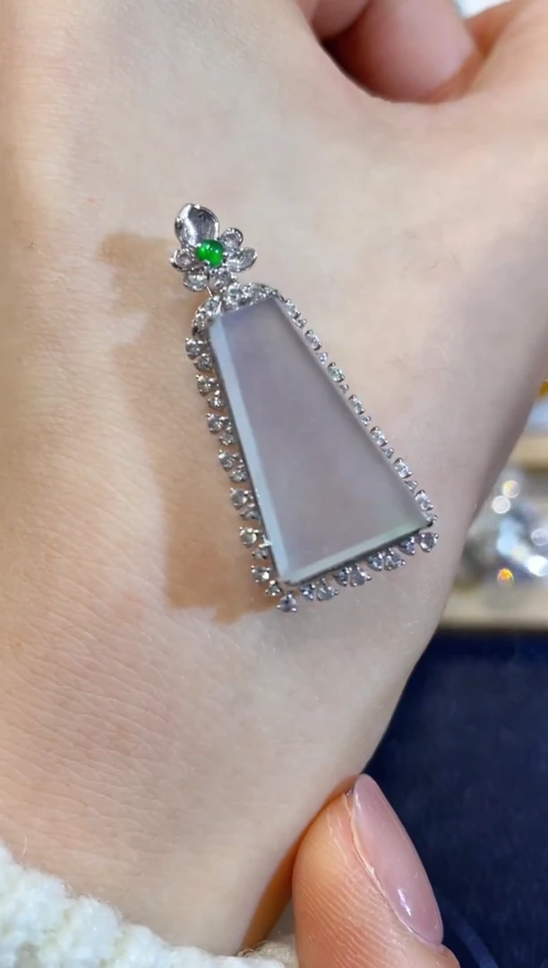 吊坠(不含链)18K金镶嵌翡翠团购63