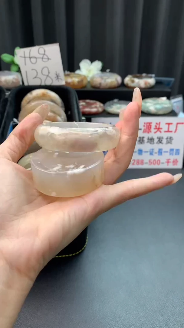 未镶嵌手镯石英质玉（52圈口）赠送镯心