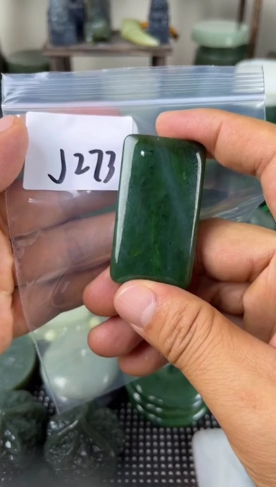 和田玉未镶嵌珠宝半成品牌子
