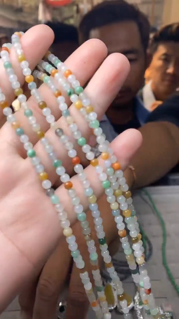 【闪购商品】定制翡翠未镶嵌多样性发货拍一发一珠子