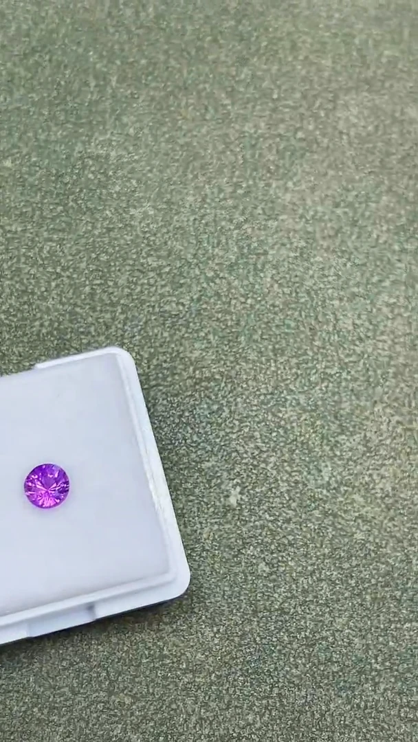 蓝宝石裸石未镶嵌紫色