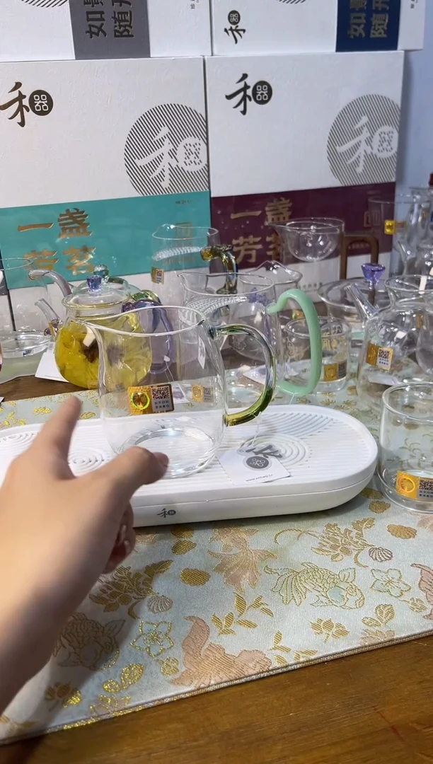 澄然茶海迷翠。。。。。