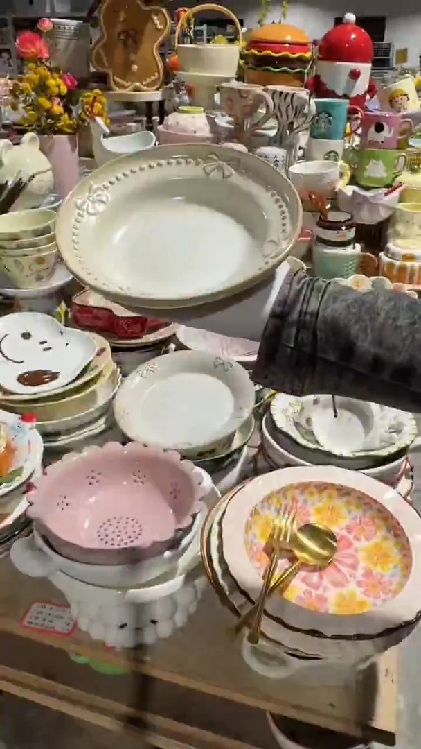 陶瓷8英寸蝴蝶结草帽碗微瑕 凑满20元包邮