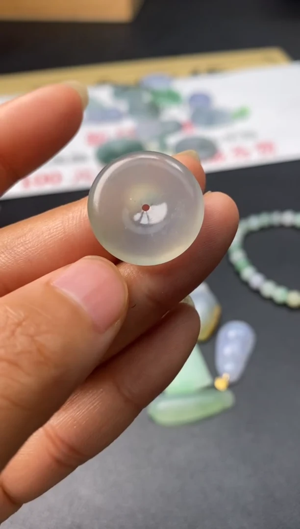 定制翡翠未镶嵌翡翠毛货多样性发其一