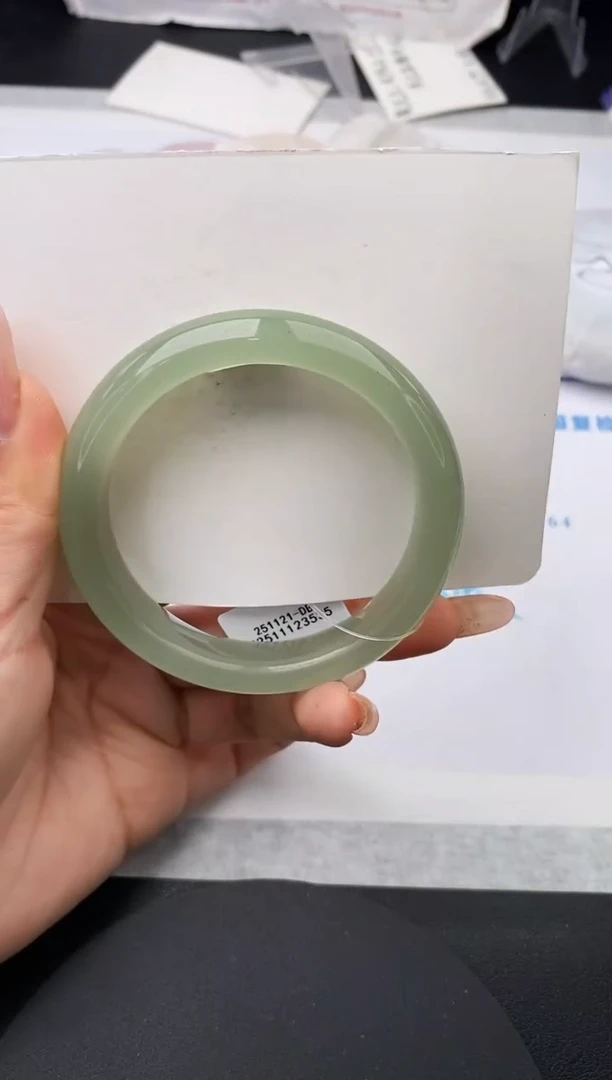 未镶嵌手镯石英质玉w230-DB59+