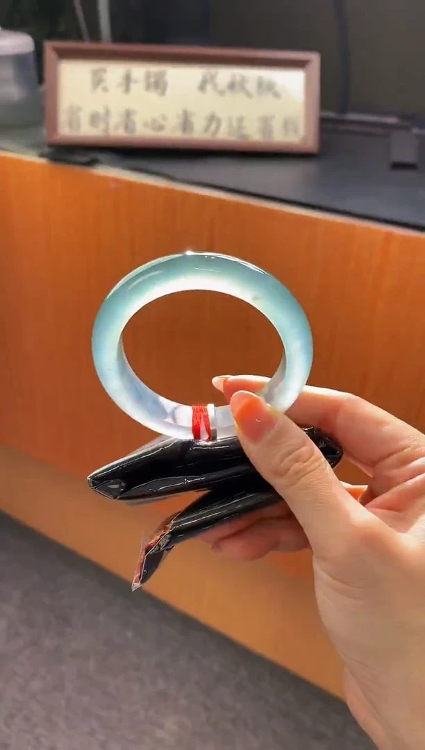 未镶嵌手镯翡翠K20- 圈口53.3 全款180万 定金2万