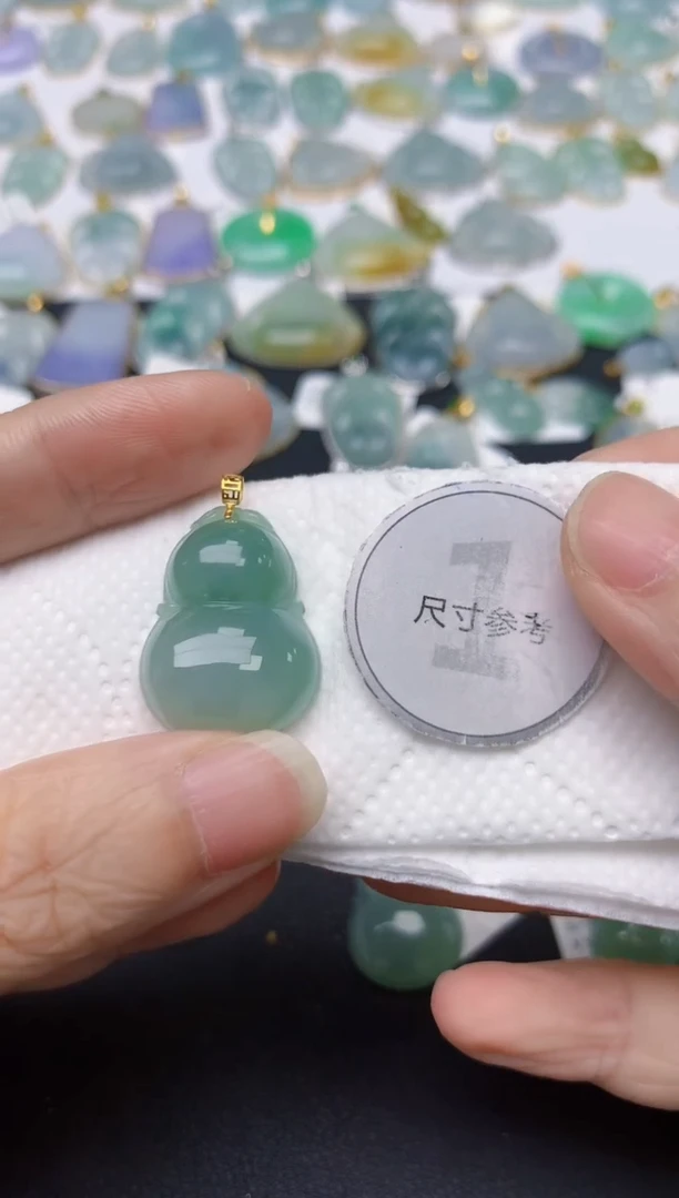 翡翠18K金镶嵌颈饰天然缅甸A货翡翠